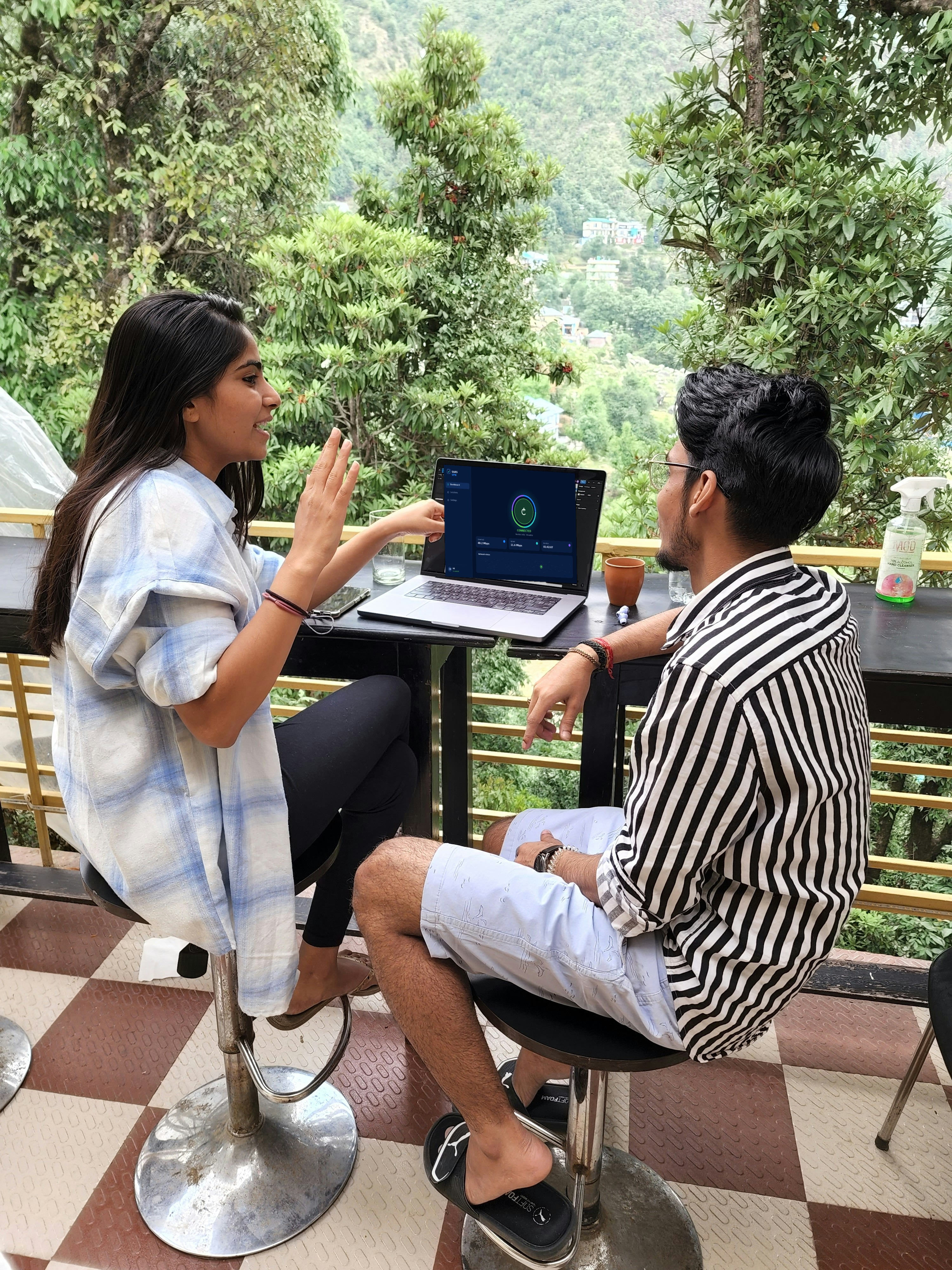 Friends using SAAS VPN together on a laptop